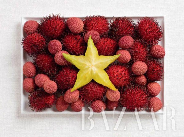 vietnam-flag-made-from-food-600x448