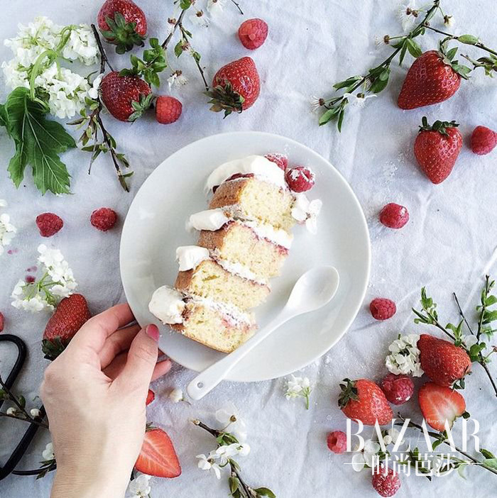 adaymag-follow-this-instagram-account-if-you-love-cake-or-flower-03