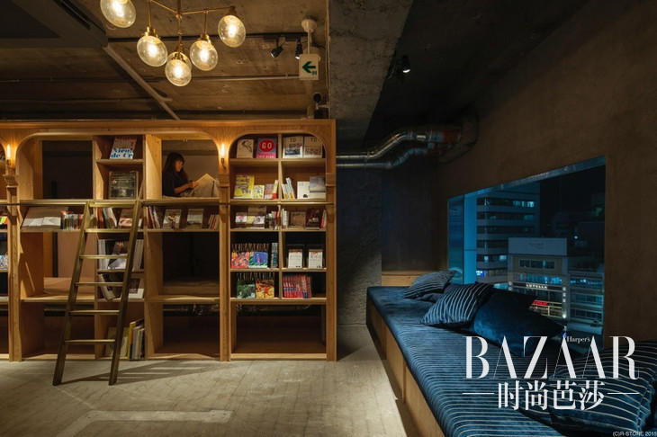 adaymag-bookstore-styled-tokyo-hostel-02