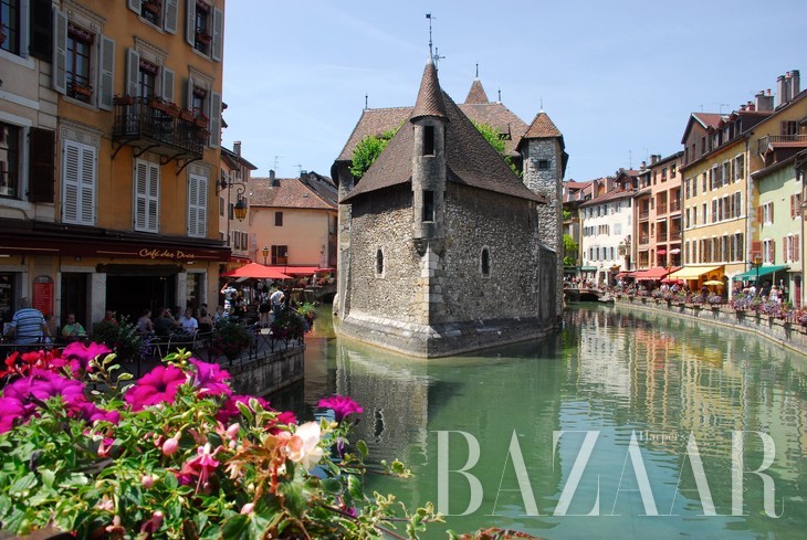 Annecy-La-vieille-ville-et-le-Thiou