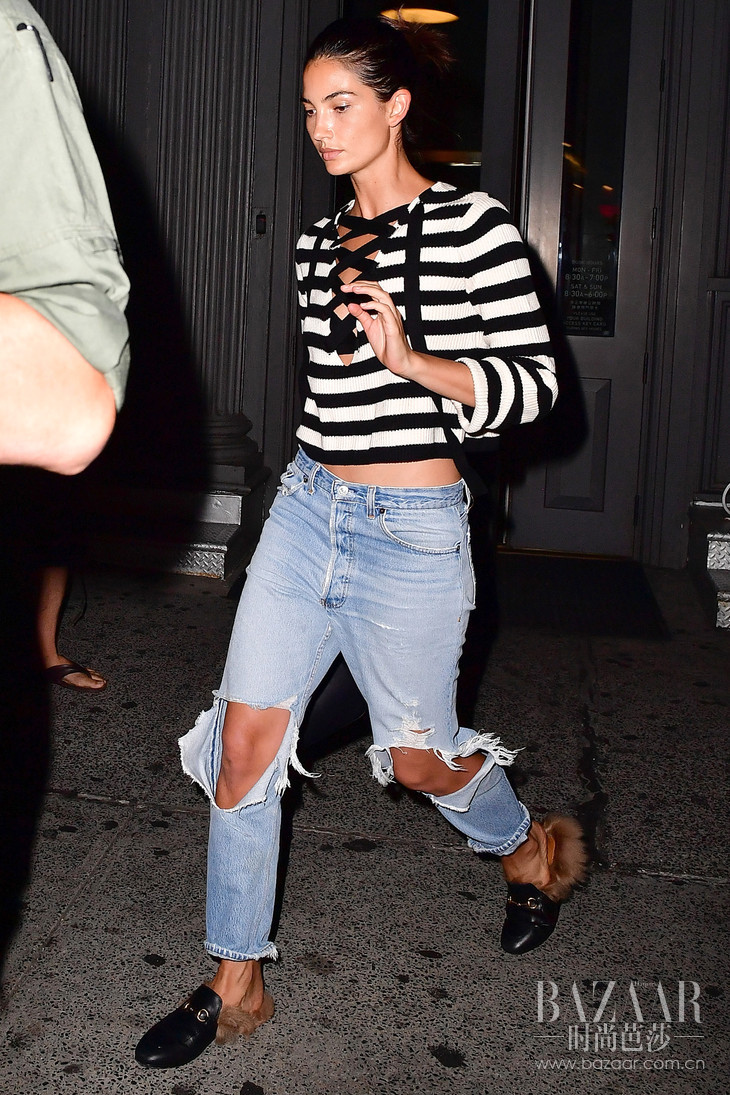 gallery-1473344004-hbz-style-secret-lily-aldridge