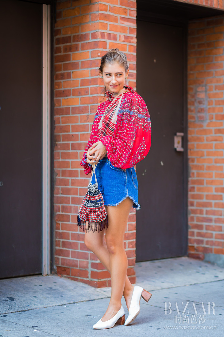 Jenny-Walton-by-STYLEDUMONDE-Street-Style-Fashion-Photography0E2A8441-700x1050@2x
