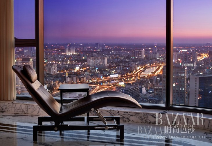 22The Reverie Saigon - Designer Suite by Giorgetti - Lounger with View