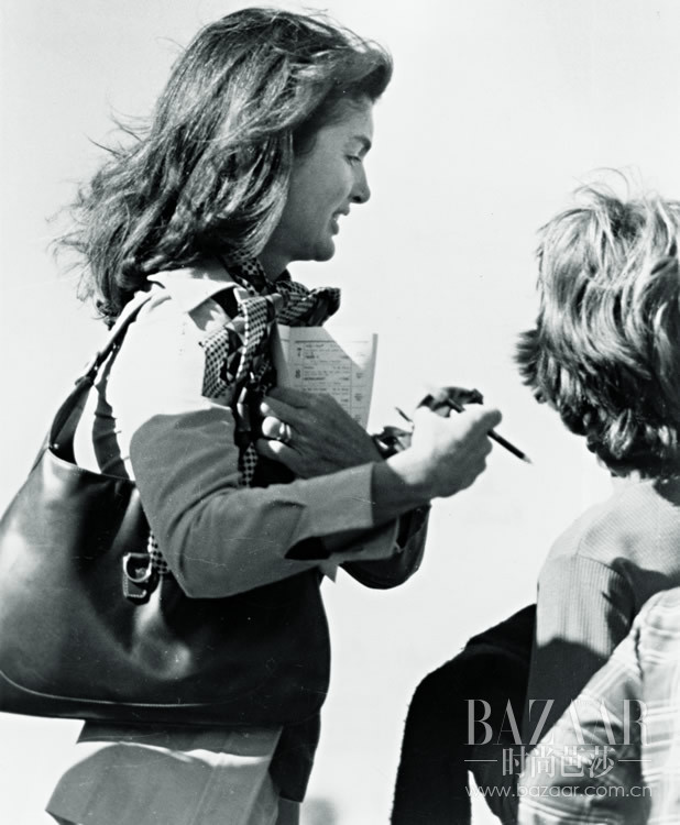 Jacqueline-Onassis-1970s-Gucci-Bag