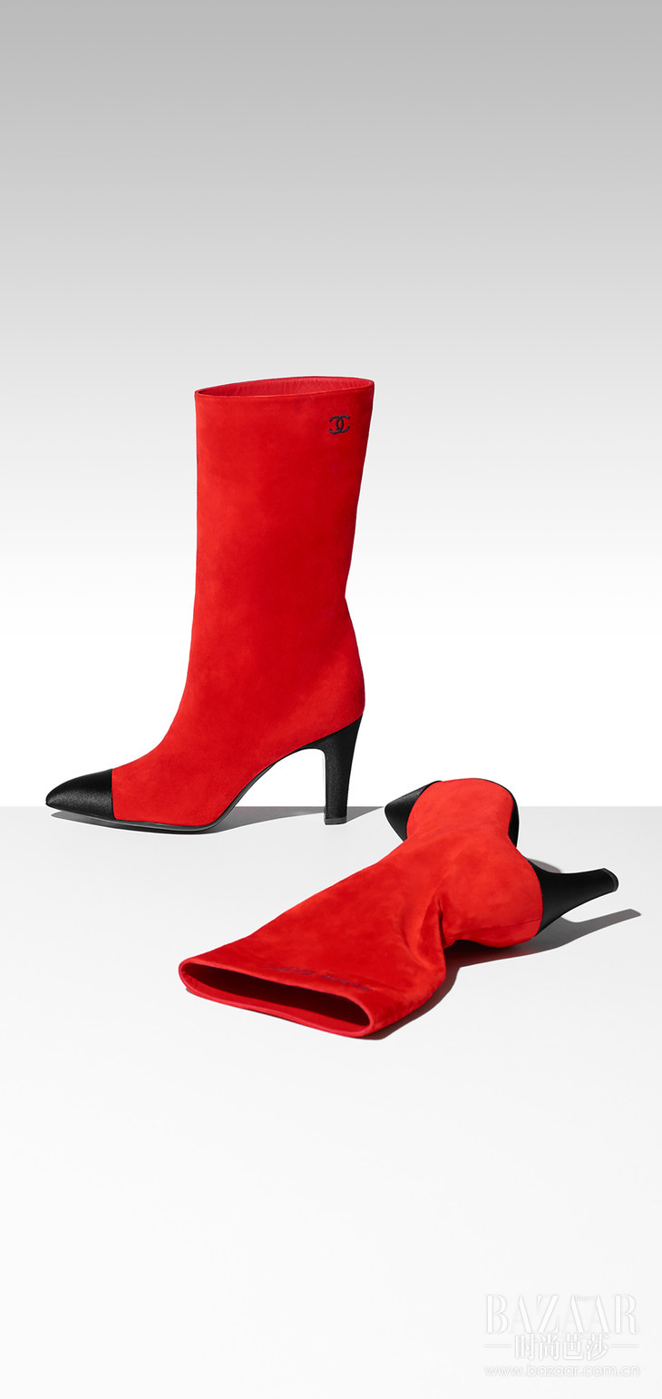 G33119-Y51214-K0412-Boots-in-bright-red-suede-and-black-satin