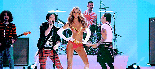 2013年 candice swanepoel演绎royal fantasy bra 2011年 miranda