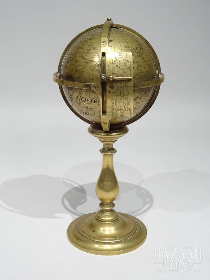 Globe exposed at the Galerie Delalande