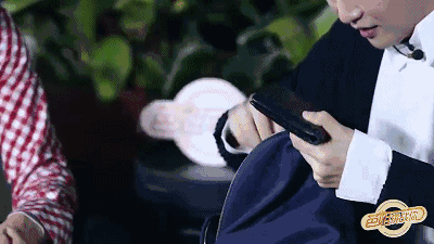 我受不了你的坏笑和脏包,关键是你化的