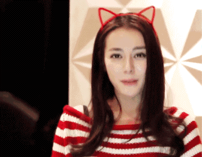 迪丽热巴360度怎么看脸都小,竟然都是长刘海的功劳?