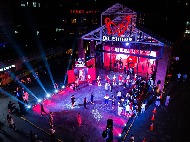 中国首个“芯”艺术口红博物馆登陆上海，卡姿兰唤醒美妆色彩“芯”革命