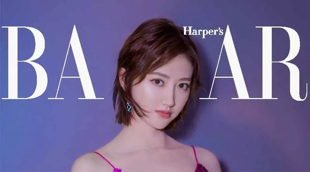 你们总说景甜胖了,人家只是水土不服爱水肿而已啊!