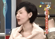 小s首次曝光化妆台,和大女儿玩自拍!女人40岁就要活成