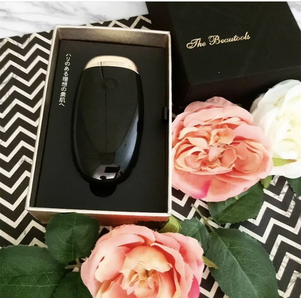 女人真的可怕 为了瘦脸宁愿被 电击 时尚芭莎 Bazaar中文网