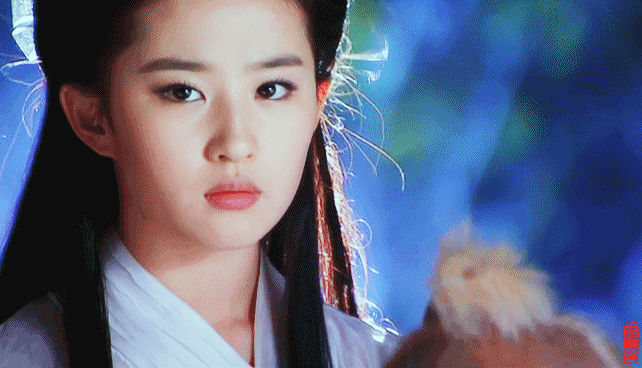 网友隔空呼喊刘亦菲李若彤,新版小龙女又怎么了?