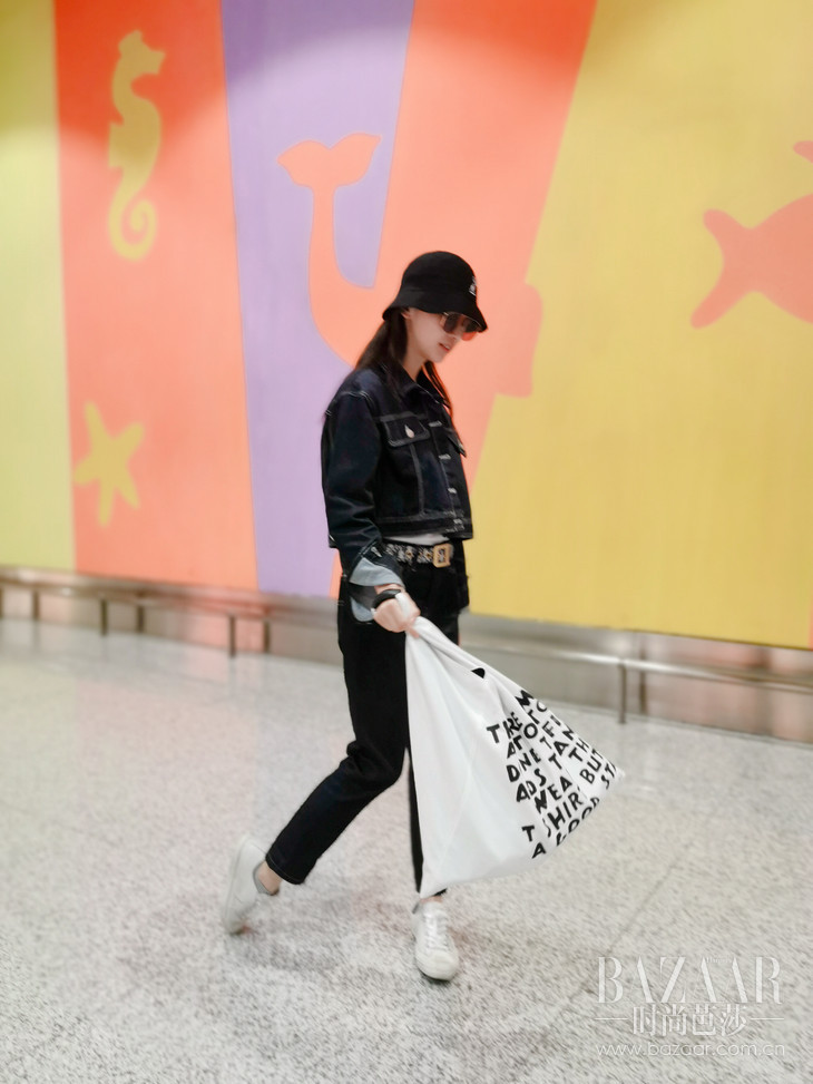 Wu Jinyan Wearing MM6 AIDS PRINT BAG