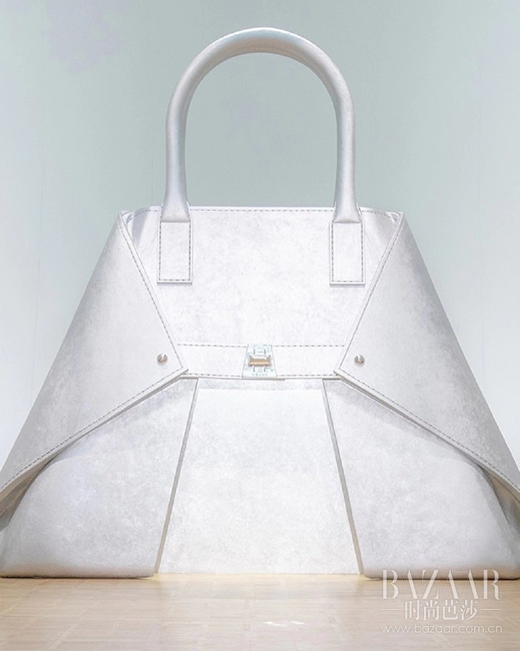 9. Akris 2020ϵʱװ㳡ռ