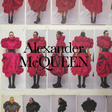 Roses at Alexander McQueen伦敦展览盛大开幕