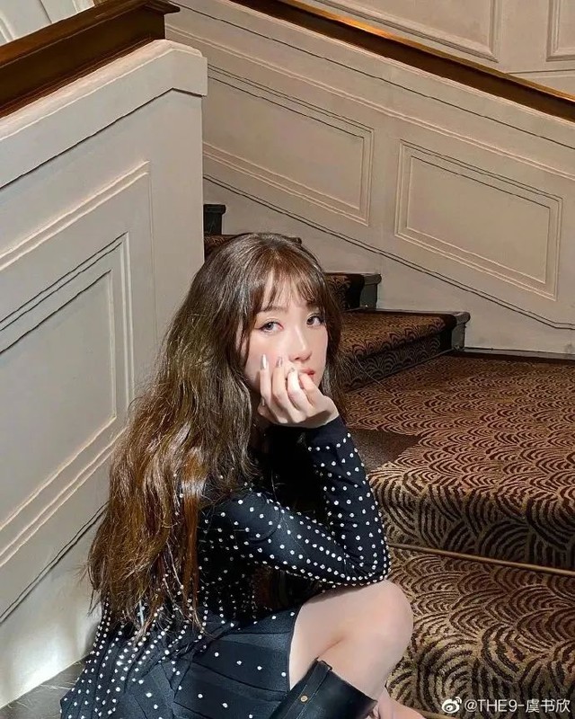 虞书欣眼影下至妆有点意思,化完有点女团那味儿了