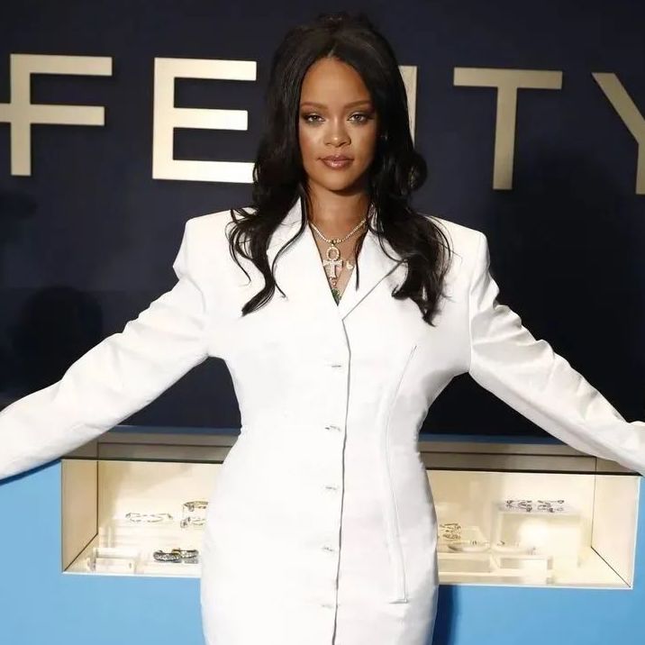 Fenty停运，Rihanna粉丝：嗅到了R9的味道？