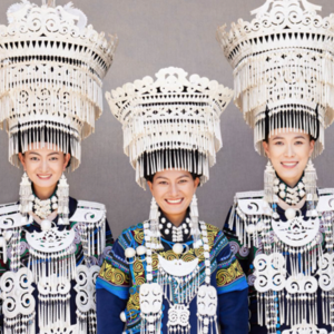 历经半年筹备，我们拍下了中国民族服饰最美的模样