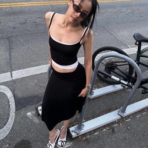 为什么时髦女孩都爱细吊带?