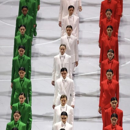 �������»᣺�˶�Ա�������ţ�ͻȻ�����˹���T̨��