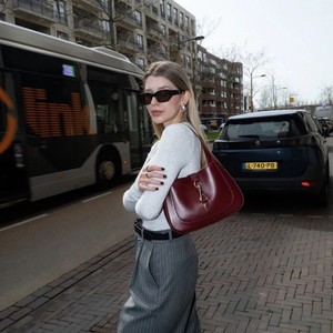 ��ɫ�ֳ�Ϊ��ɫ�ʺ��ģ�