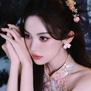 ��˭�������ݾ�ɫ���˵ģ�