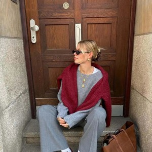 冬日单品的尽头,是能一件穿三季的针织开衫?