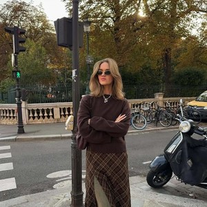 格纹穿不出新花样了?她们不同意!